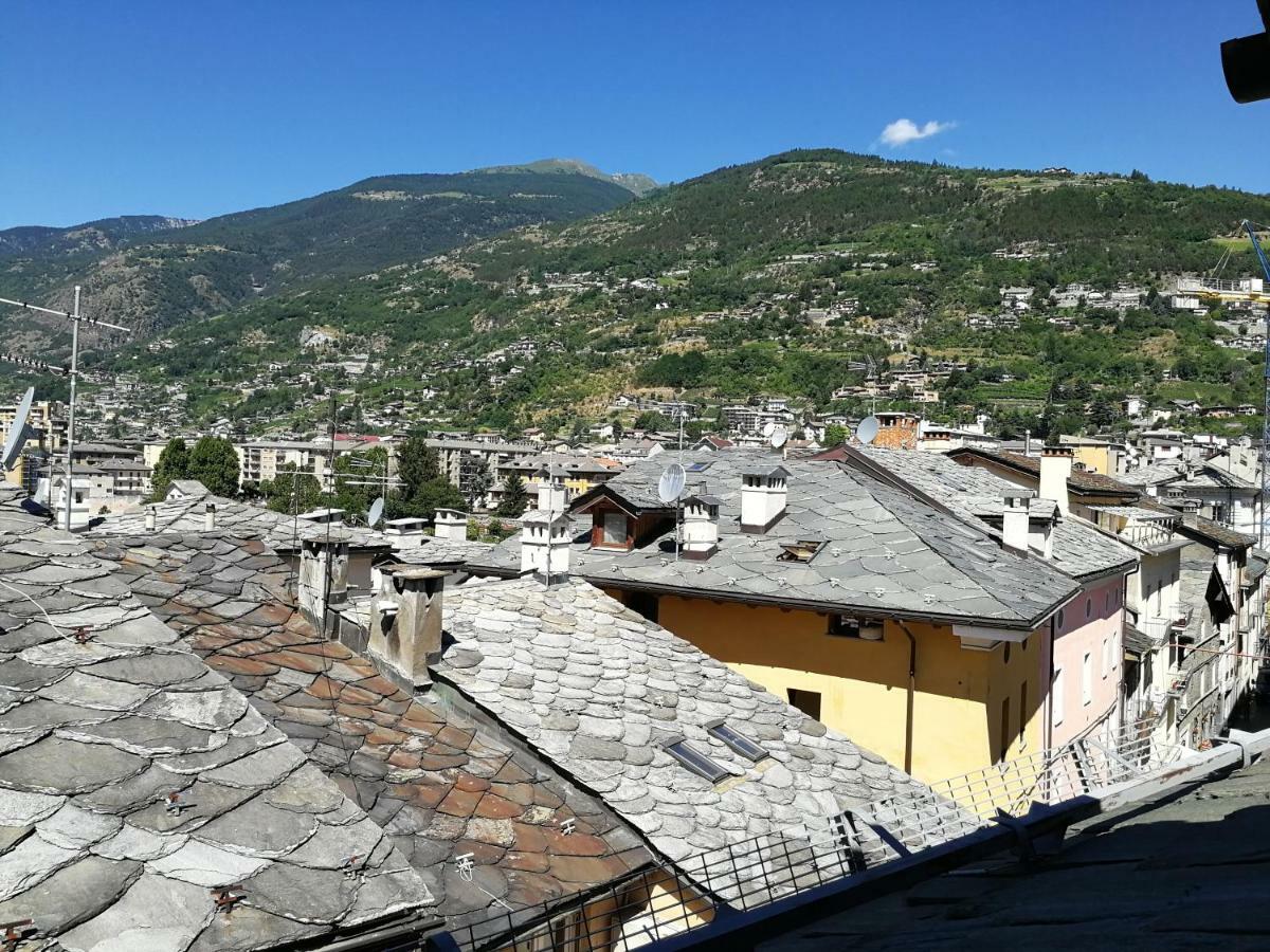 Appartamento Nel Centro Storico Di Aosta Con Vista Sui Ghiacciai ภายนอก รูปภาพ