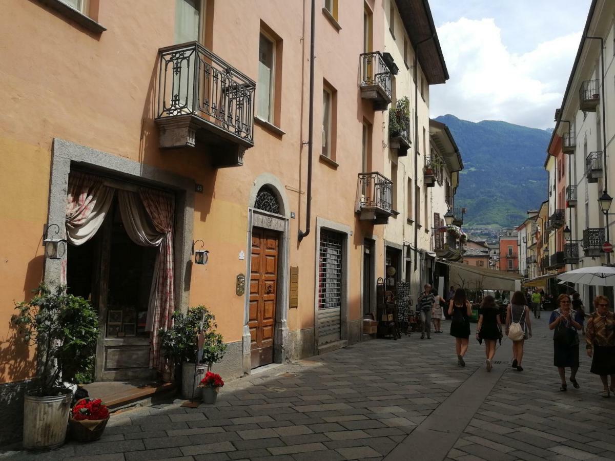 Appartamento Nel Centro Storico Di Aosta Con Vista Sui Ghiacciai ภายนอก รูปภาพ