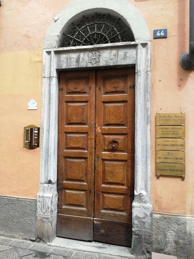Appartamento Nel Centro Storico Di Aosta Con Vista Sui Ghiacciai ภายนอก รูปภาพ